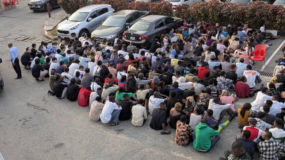 EFCC nabs 792 suspected crypto fraudsters in Lagos