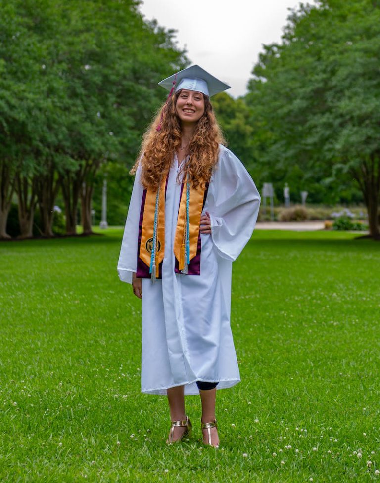 Pros And Cons Of Applying For Scholarships, Grants Or Loan